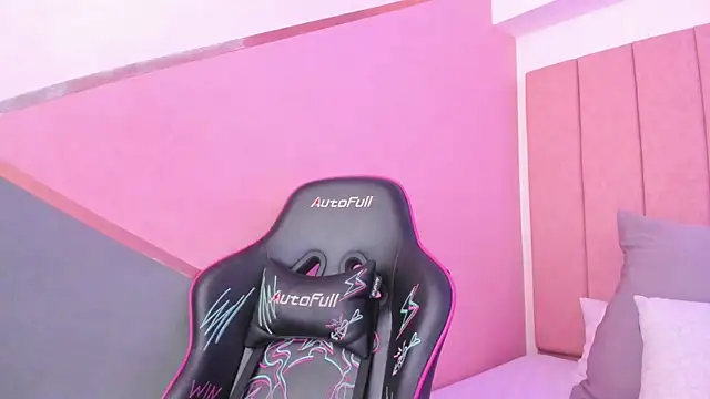 lilith noahh online show from 01/17/25, 06:36