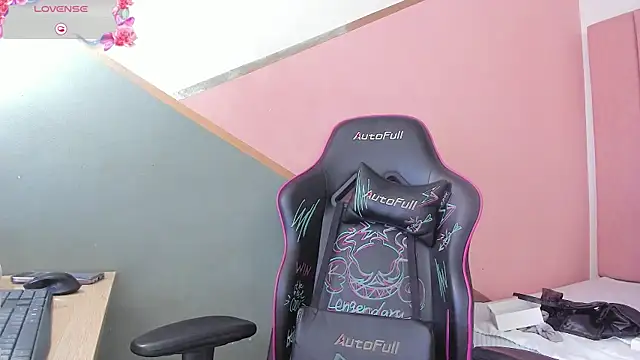 lilith noahh online show from 01/30/25, 06:46