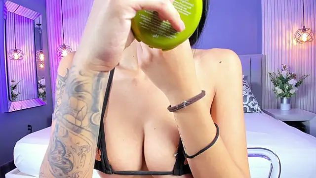 CaitlynCouper online show from 10/14/25, 10:54