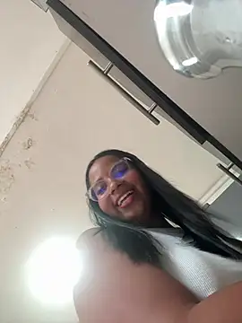 Snapshot of SussiSotto chatting on 12/15/24, 12:38 SussiSotto online show from 12/15/24, 12:38