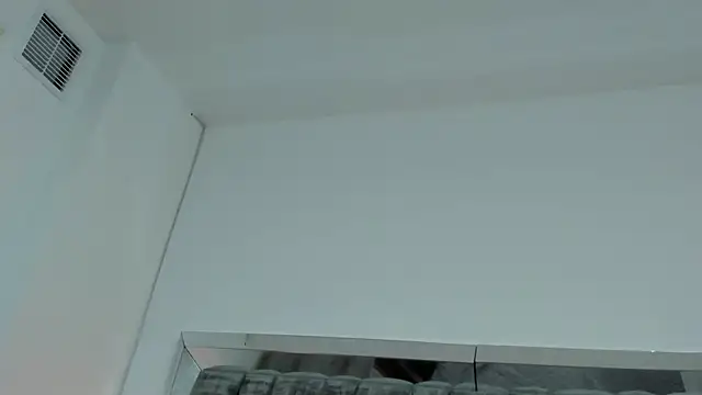 Snapshot of SussiSotto chatting on 12/15/24, 06:48 SussiSotto online show from 12/15/24, 06:48