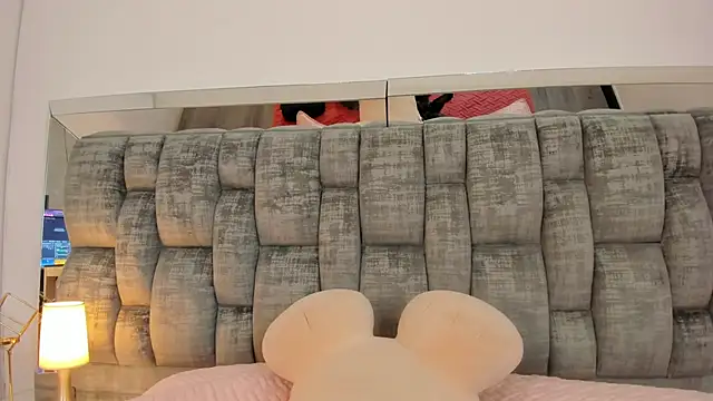 Snapshot of SussiSotto chatting on 12/16/24, 04:16 SussiSotto online show from 12/16/24, 04:16