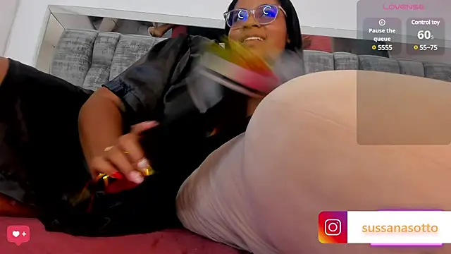 Snapshot of SussiSotto chatting on 03/12/25, 02:34 SussiSotto online show from 03/12/25, 02:34