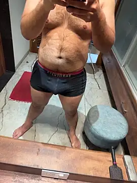 versatile guy01 online show from 02/05/26, 03:11