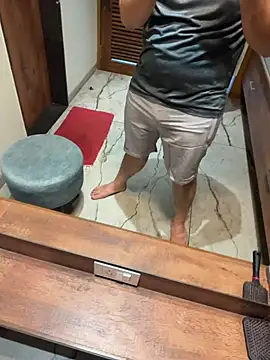 versatile guy01 online show from 02/09/26, 09:57