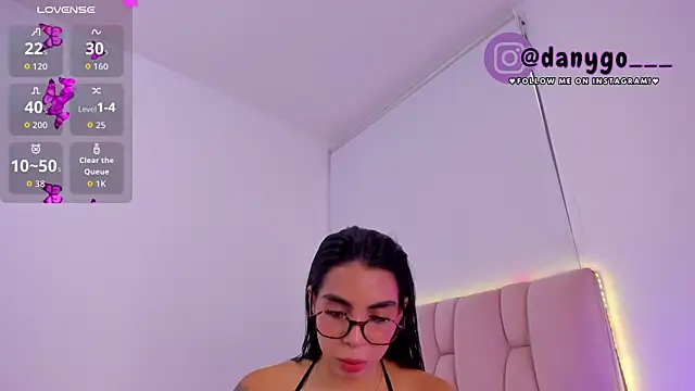 ZarianaEvanz online show from 10/23/25, 09:57