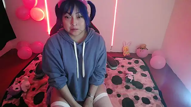 Snapshot of Shaddycute_ chatting on 12/21/24, 07:06 Shaddycute online show from 12/21/24, 07:06