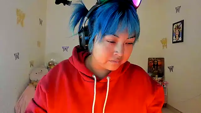 Snapshot of Shaddycute_ chatting on 09/20/25, 09:32 Shaddycute online show from 09/20/25, 09:32