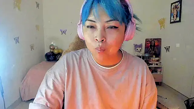 Snapshot of Shaddycute_ chatting on 09/22/25, 04:53 Shaddycute online show from 09/22/25, 04:53