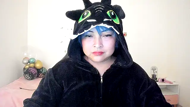 Snapshot of Shaddycute_ chatting on 10/08/25, 04:37 Shaddycute online show from 10/08/25, 04:37