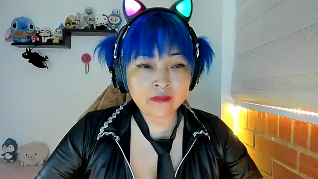 Snapshot of Shaddycute_ chatting on 10/20/25, 05:02 Shaddycute online show from 10/20/25, 05:02