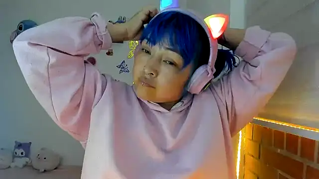 Snapshot of Shaddycute_ chatting on 10/26/25, 04:46 Shaddycute online show from 10/26/25, 04:46