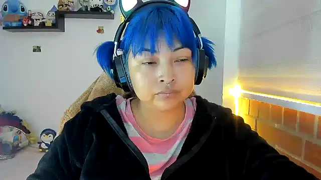 Snapshot of Shaddycute_ chatting on 10/30/25, 01:56 Shaddycute online show from 10/30/25, 01:56