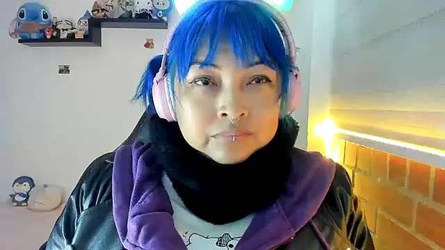 Snapshot of Shaddycute_ chatting on 11/06/25, 04:02 Shaddycute online show from 11/06/25, 04:02