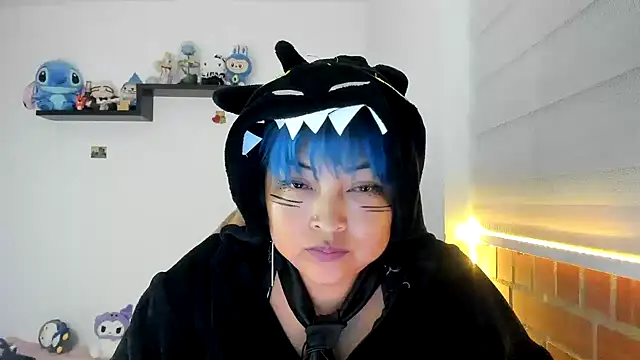 Snapshot of Shaddycute_ chatting on 11/25/25, 01:49 Shaddycute online show from 11/25/25, 01:49