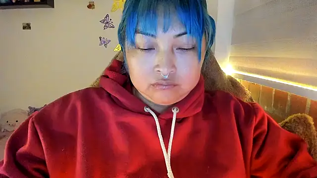 Snapshot of Shaddycute_ chatting on 12/15/25, 01:32 Shaddycute online show from 12/15/25, 01:32