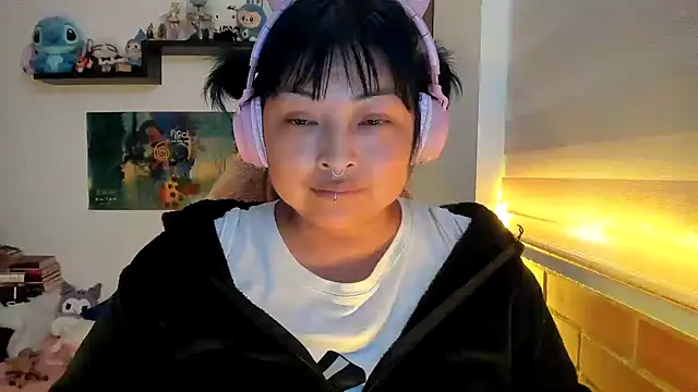 Shaddycute  online show from 02/12/26, 07:53