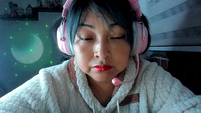 Shaddycute  online show from 05/18/26, 04:07