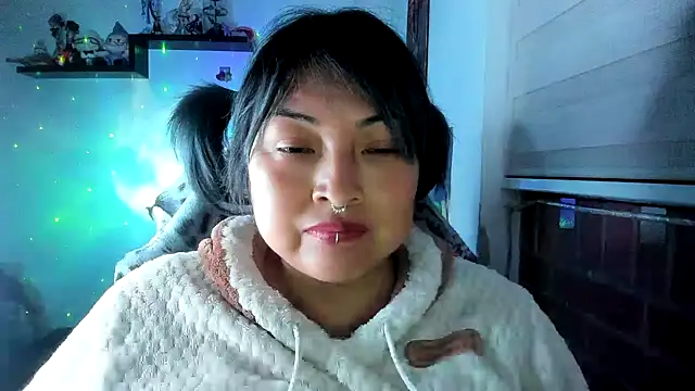 Shaddycute  online show from 05/19/26, 01:56