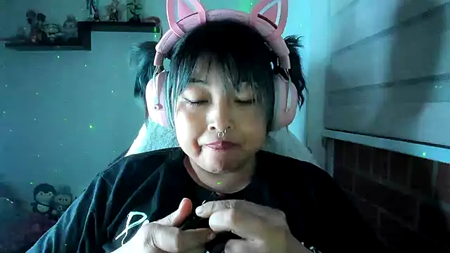 Shaddycute  online show from 06/17/26, 11:49