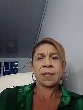 Snapshot of Antonella_borja chatting on 10/19/25, 08:42 Antonella borja online show from 10/19/25, 08:42