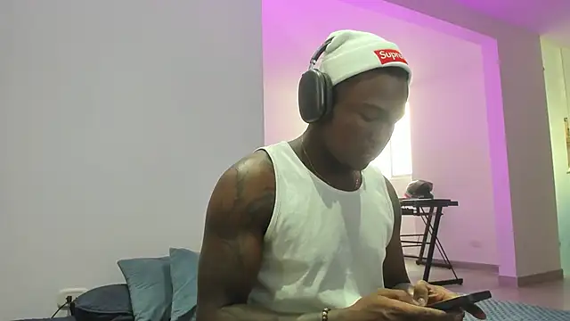 Snapshot of Troykhalil chatting on 12/16/25, 09:09 Troykhalil online show from 12/16/25, 09:09