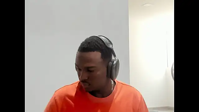 Snapshot of Troykhalil chatting on 02/03/26, 09:09 Troykhalil online show from 02/03/26, 09:09