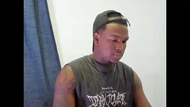 Snapshot of Troykhalil chatting on 02/25/26, 01:37 Troykhalil online show from 02/25/26, 01:37