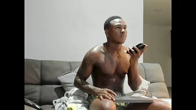 Snapshot of Troykhalil chatting on 03/24/26, 01:21 Troykhalil online show from 03/24/26, 01:21