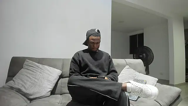 Snapshot of Troykhalil chatting on 04/22/26, 06:16 Troykhalil online show from 04/22/26, 06:16