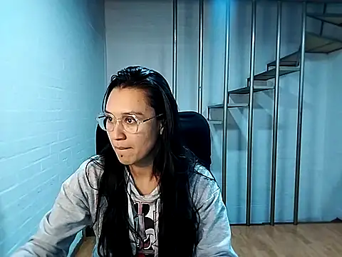 Snapshot of Jessie_Desire chatting on 03/05/25, 06:23 Jessie Desire online show from 03/05/25, 06:23