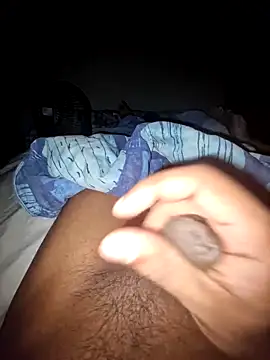 Snapshot of indianhunk2000 chatting on 01/01/25, 09:52 indianhunk2000 online show from 01/01/25, 09:52