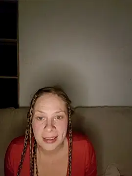 katiestevens online show from 10/28/25, 09:17