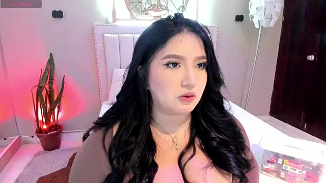 Snapshot of _nina_sweet chatting on 11/11/25, 12:05 nina sweet online show from 11/11/25, 12:05