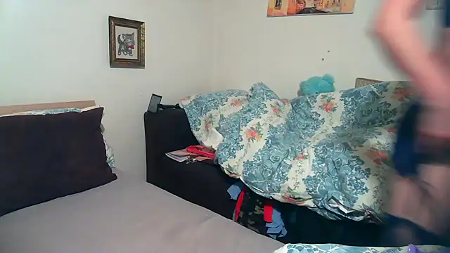 Snapshot of balkangirl1 chatting on 12/14/25, 04:23 balkangirl1 online show from 12/14/25, 04:23