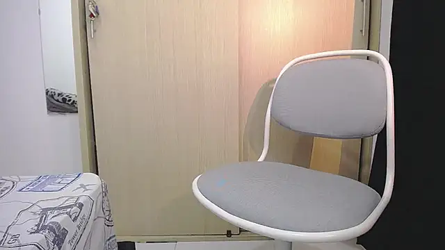 Snapshot of TommyMyler chatting on 12/15/24, 12:29 TommyMyler online show from 12/15/24, 12:29