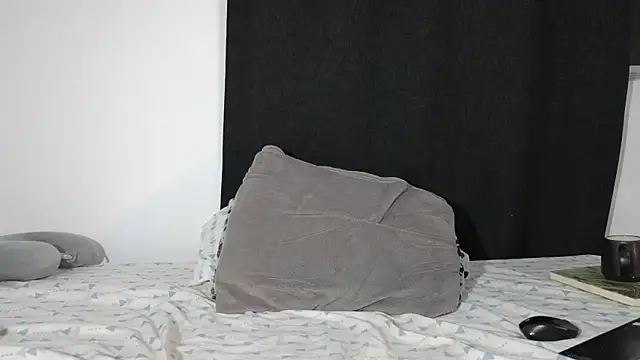 Snapshot of TommyMyler chatting on 10/13/25, 02:22 TommyMyler online show from 10/13/25, 02:22