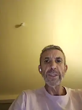 Snapshot of chris_sbh chatting on 02/14/25, 08:05 chris sbh online show from 02/14/25, 08:05