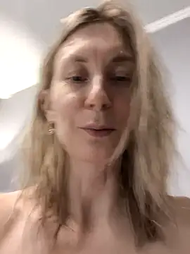 AvelinaLeoni online show from 10/13/25, 06:46