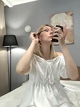 AvelinaLeoni online show from 11/07/25, 05:51