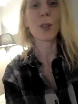 AvelinaLeoni online show from 11/10/25, 07:07