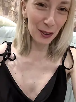 AvelinaLeoni online show from 11/24/25, 06:46