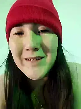 Elle Lee  online show from 02/01/25, 05:39