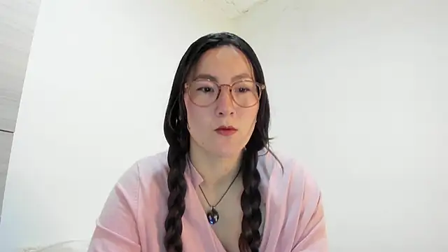 Elle Lee  online show from 09/30/25, 03:50