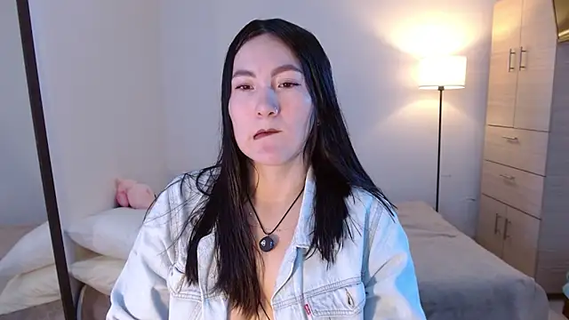 Snapshot of Elle_Lee_ chatting on 03/20/26, 04:56 Elle Lee online show from 03/20/26, 04:56