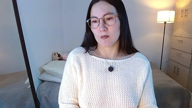 Snapshot of Elle_Lee_ chatting on 04/11/26, 11:58 Elle Lee online show from 04/11/26, 11:58