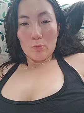 Snapshot of Elle_Lee_ chatting on 04/15/26, 07:58 Elle Lee online show from 04/15/26, 07:58