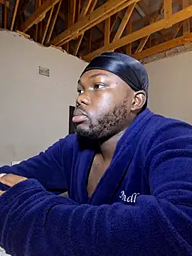 Snapshot of LaughRiotX chatting on 09/26/25, 05:11 LaughRiotX online show from 09/26/25, 05:11