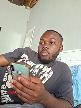 Snapshot of LaughRiotX chatting on 10/06/25, 06:44 LaughRiotX online show from 10/06/25, 06:44