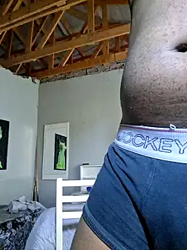 Snapshot of LaughRiotX chatting on 10/07/25, 09:28 LaughRiotX online show from 10/07/25, 09:28